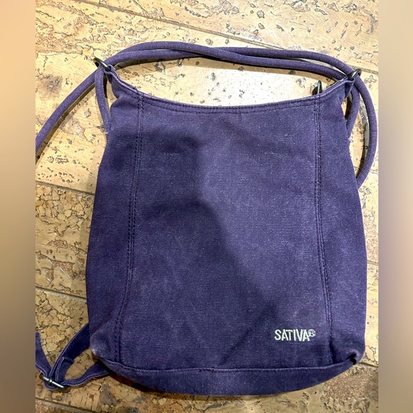 Sativa HEMP convertible bag/back pack - Picture 1 of 4